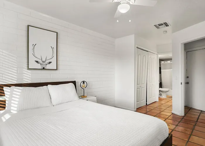 Pinchot Dos - Old Town Apartment *